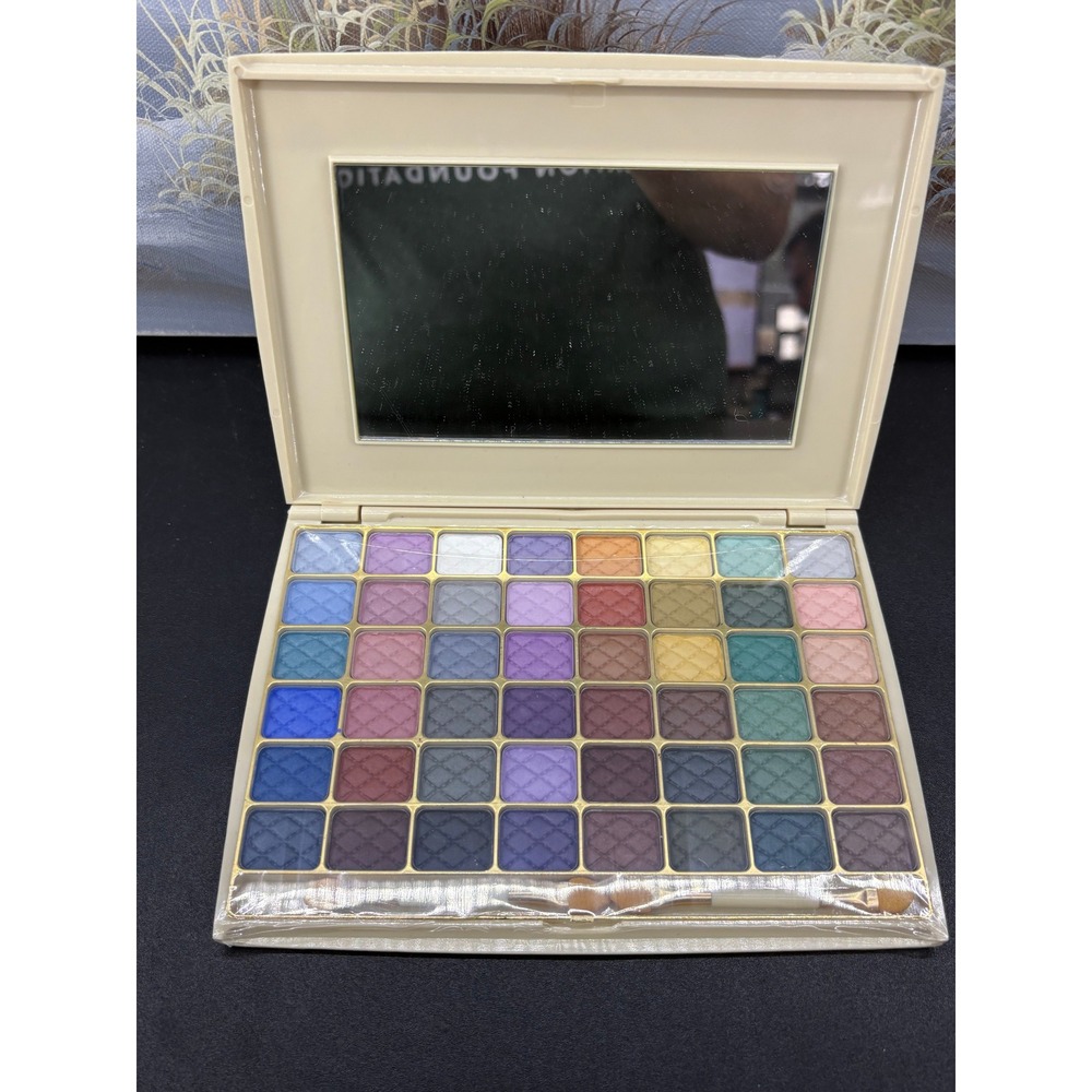 Vintage 48 Color Eyeshadow Palette Makeup Kit Cream Compact with Mirror 2.18oz